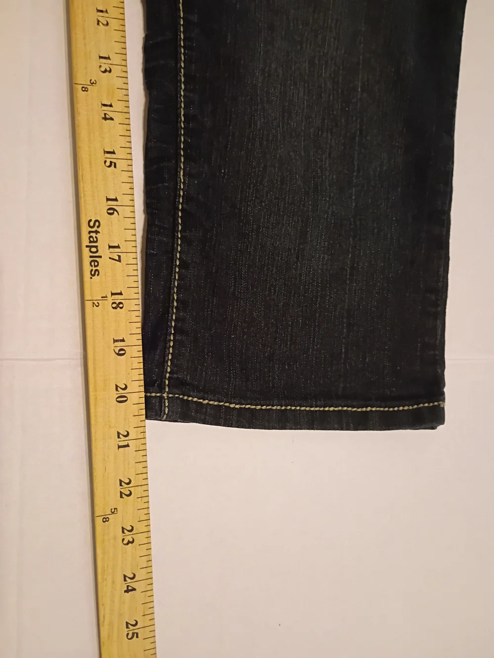Jeans Colony Women's Dark Wash Cropped Jeans with Studs On Pockets Sz 18